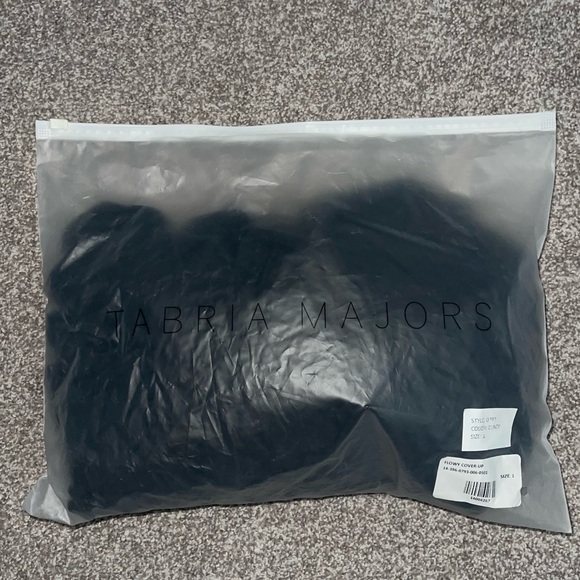 ❌SOLD❌NWT Tabria Majors Fashion To Figure Black Flowy Cover-Up - Picture 8 of 8
